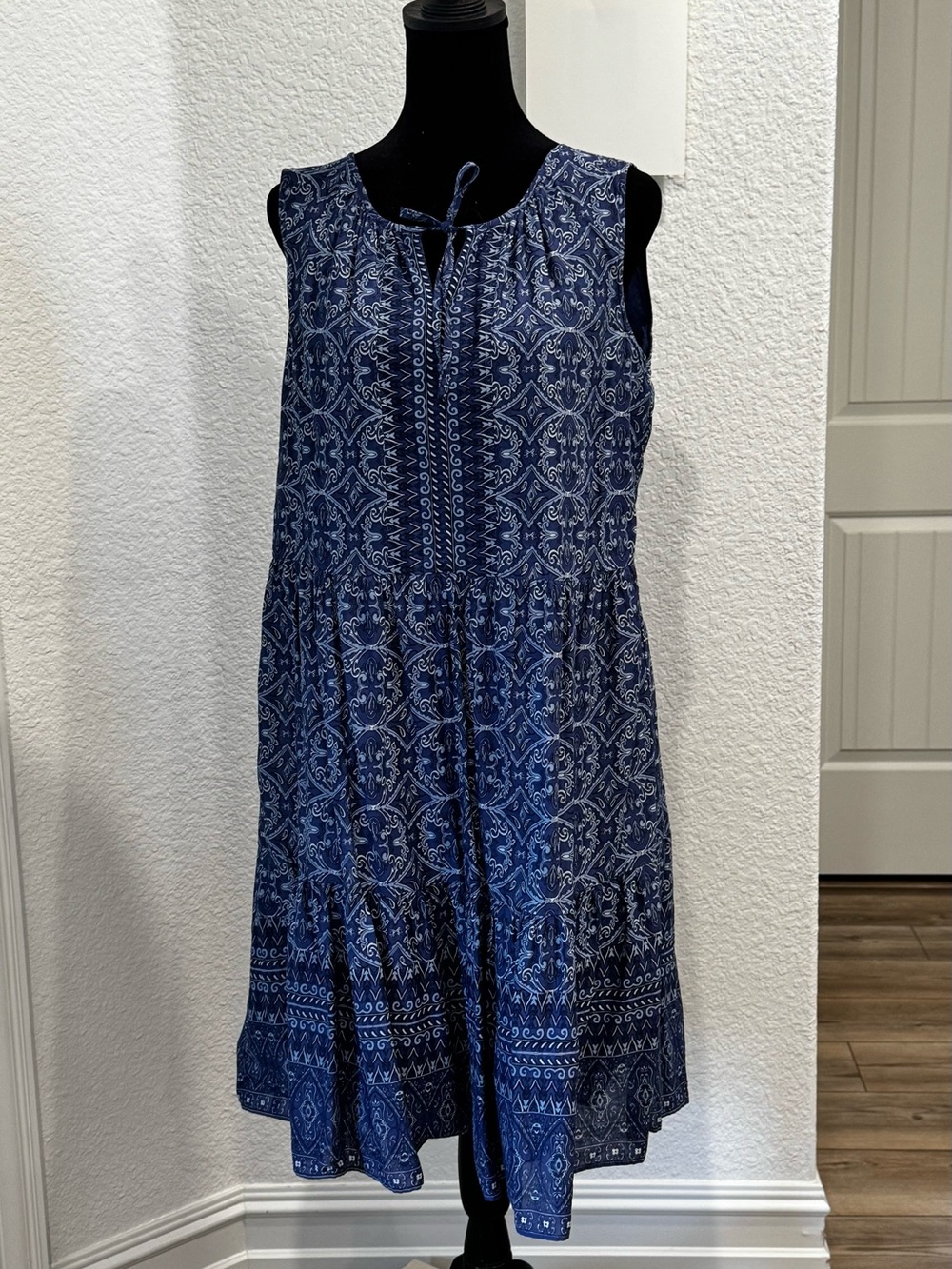 TALBOTS Blue Printed Sleeveless Tiered knee length Dress Size M medium